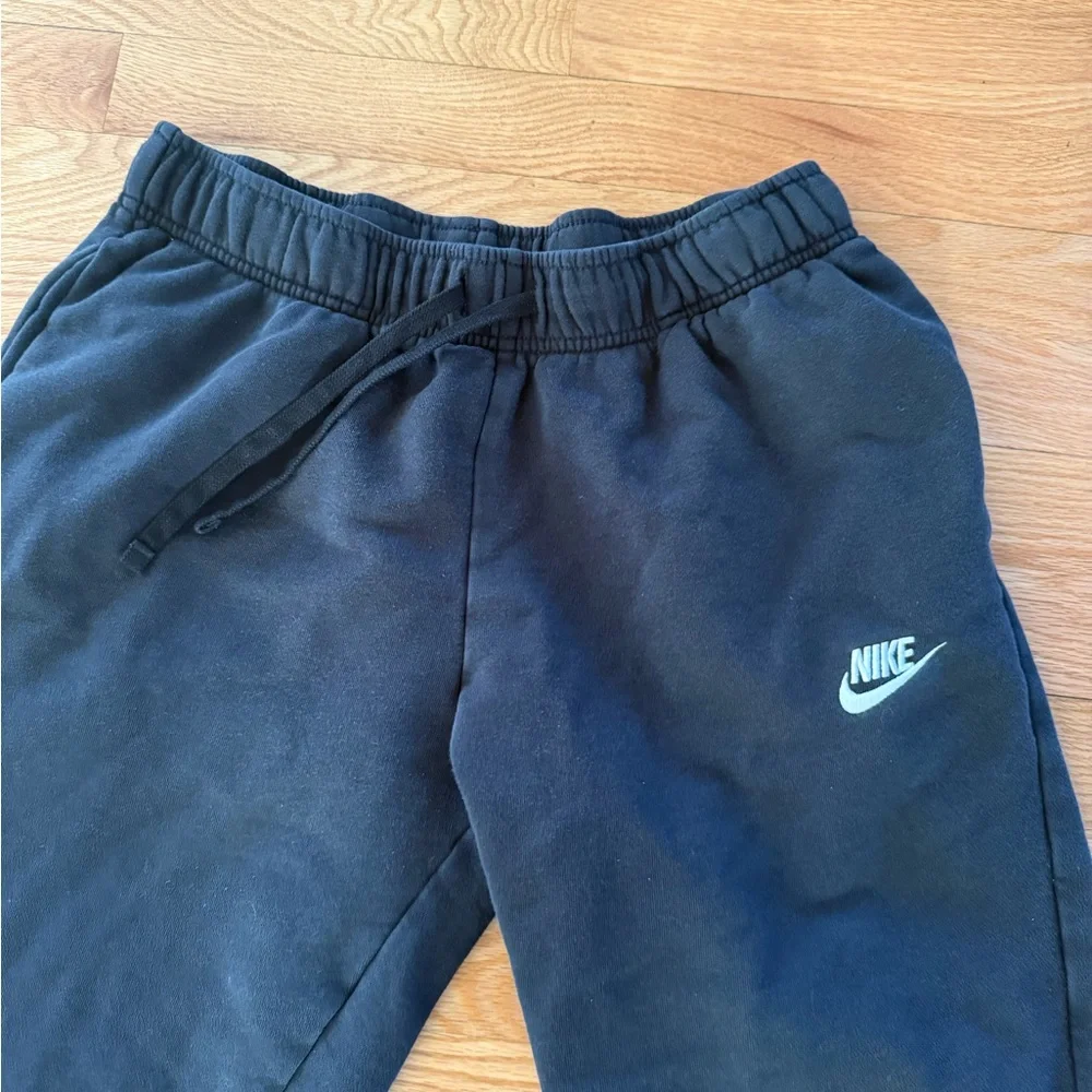 Nike Jogger Sweatpants - Picture 2 of 5